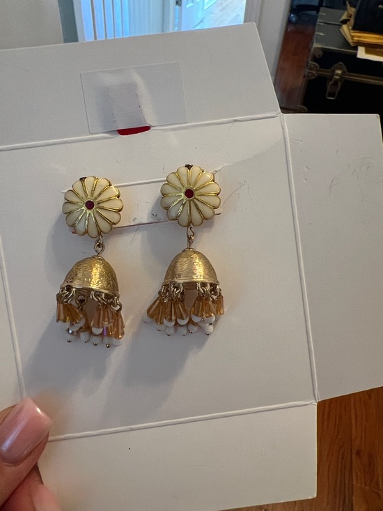 Anthropologie Jewelry - Anthropologie Gold and Cream Floral Jhumka Earrings with Amber Beads